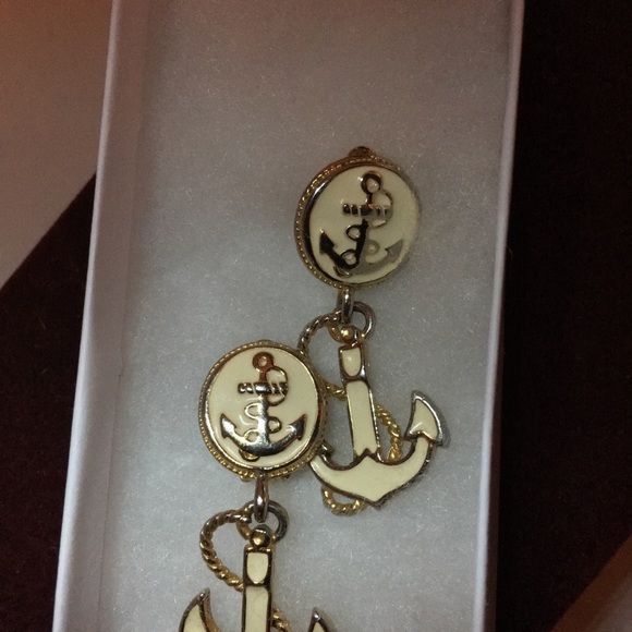 Vintage Anchor Earrings - Picture 2 of 2